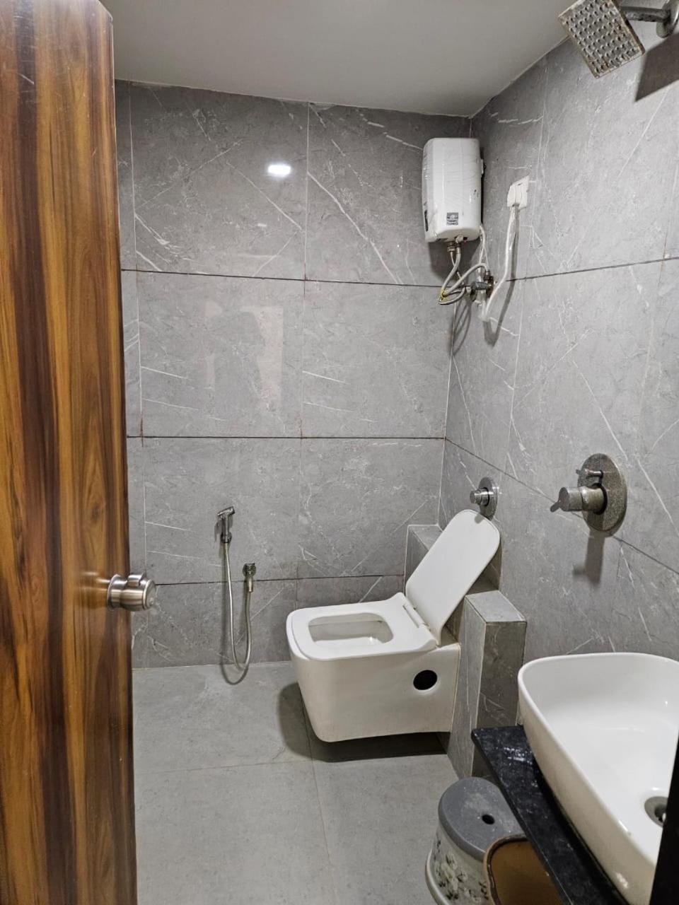 Hotel Ozone,Ahmedabad Eksteriør bilde