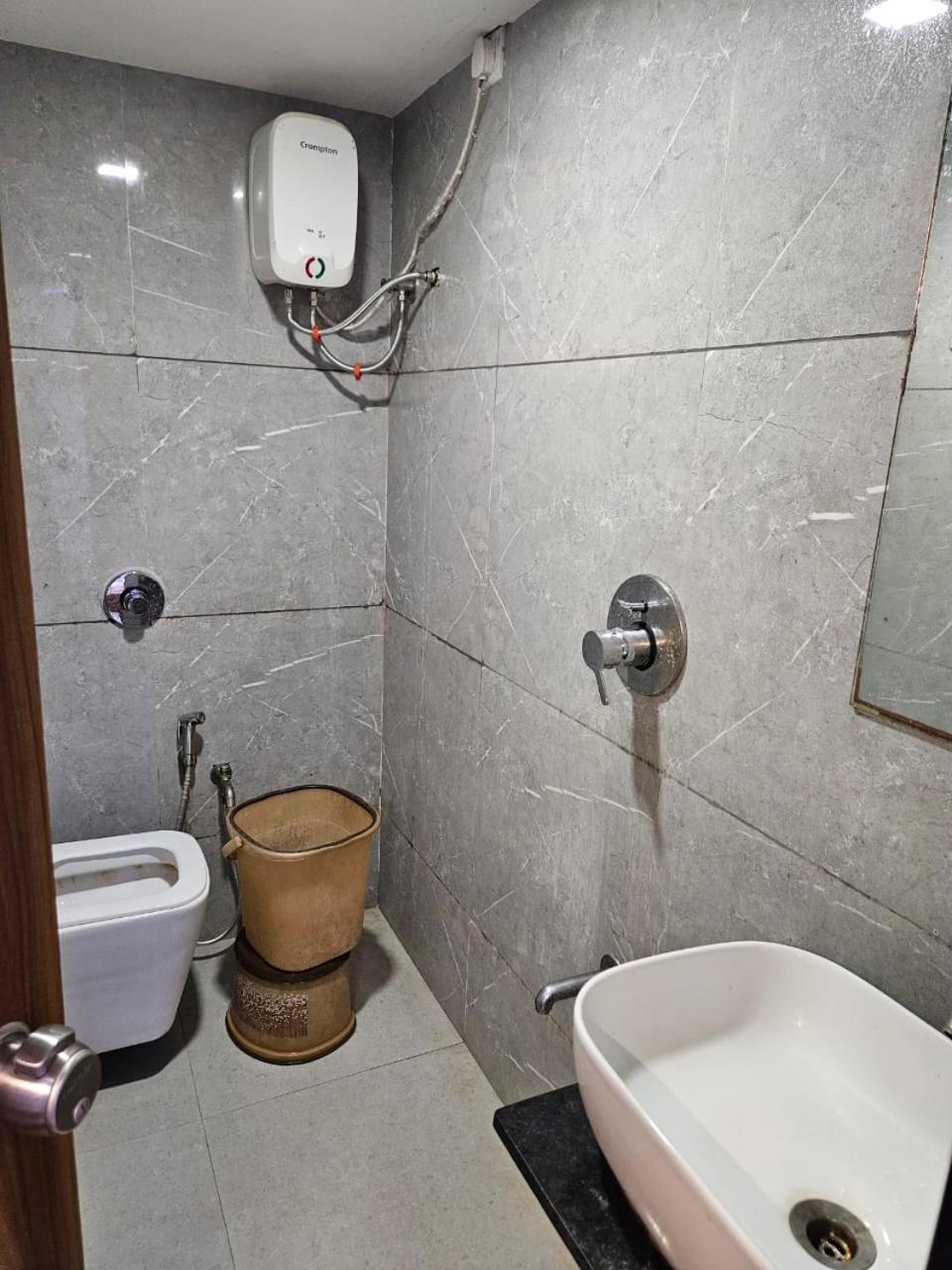 Hotel Ozone,Ahmedabad Eksteriør bilde