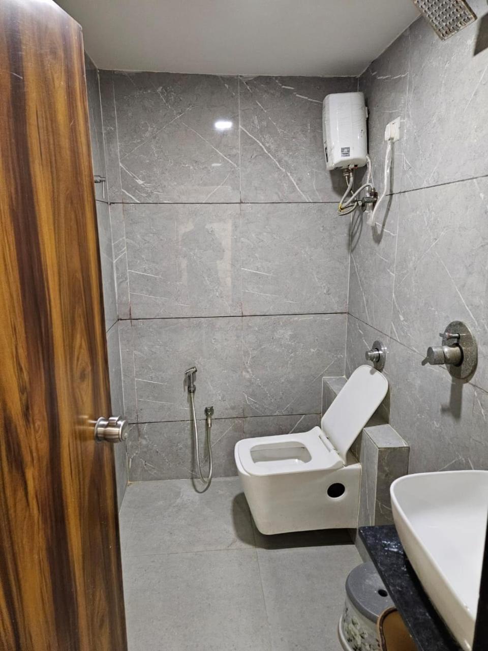 Hotel Ozone,Ahmedabad Eksteriør bilde